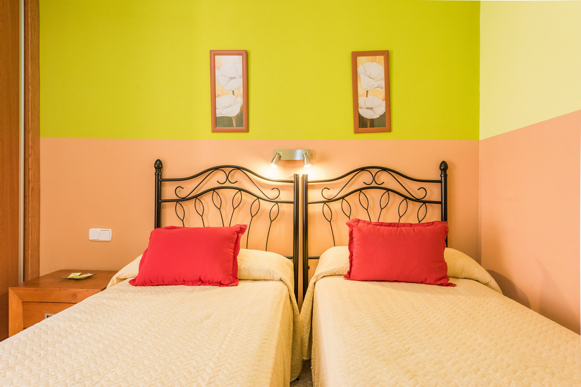 Hostal Arkanta Arganda Del Rey Kültér fotó