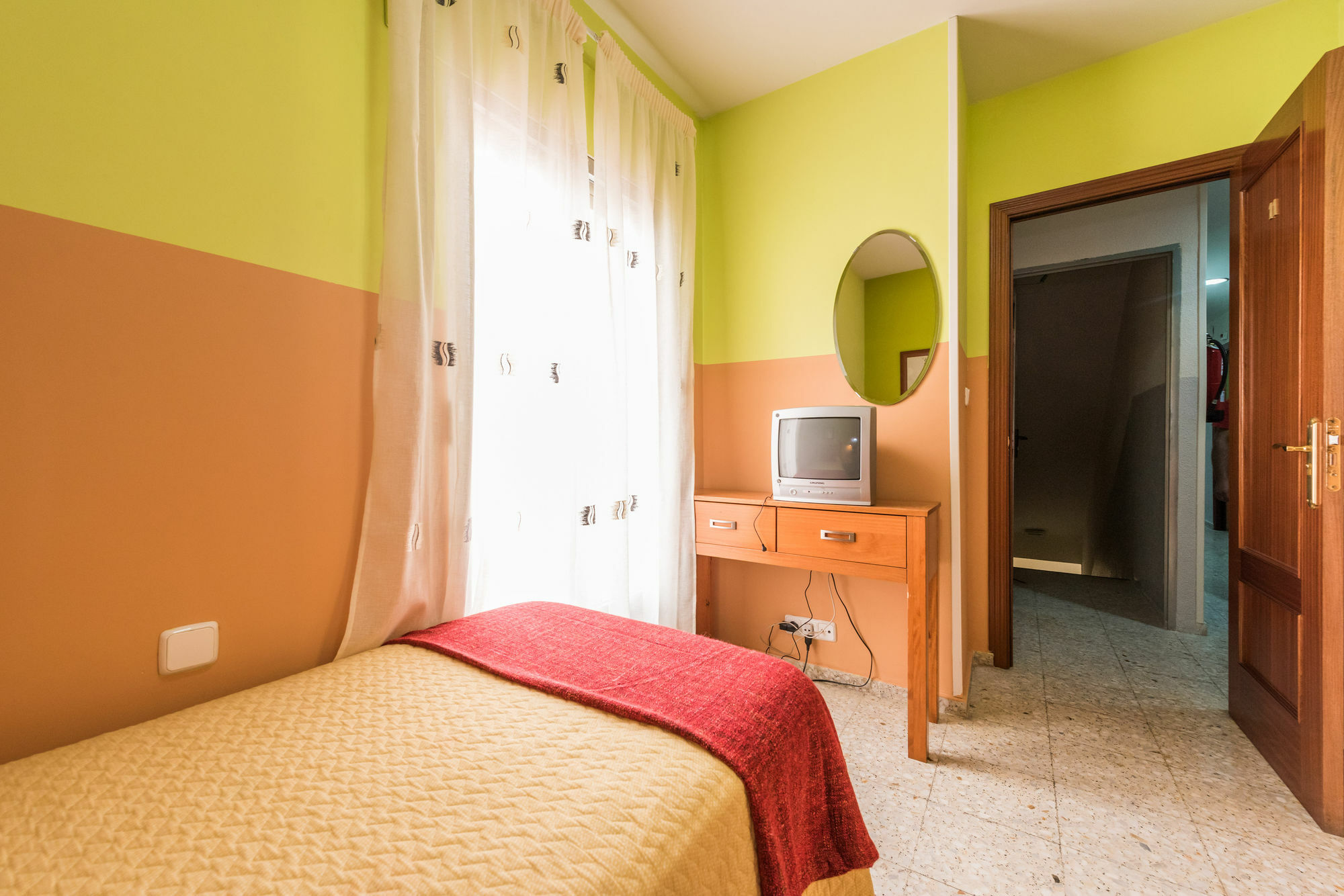 Hostal Arkanta Arganda Del Rey Kültér fotó