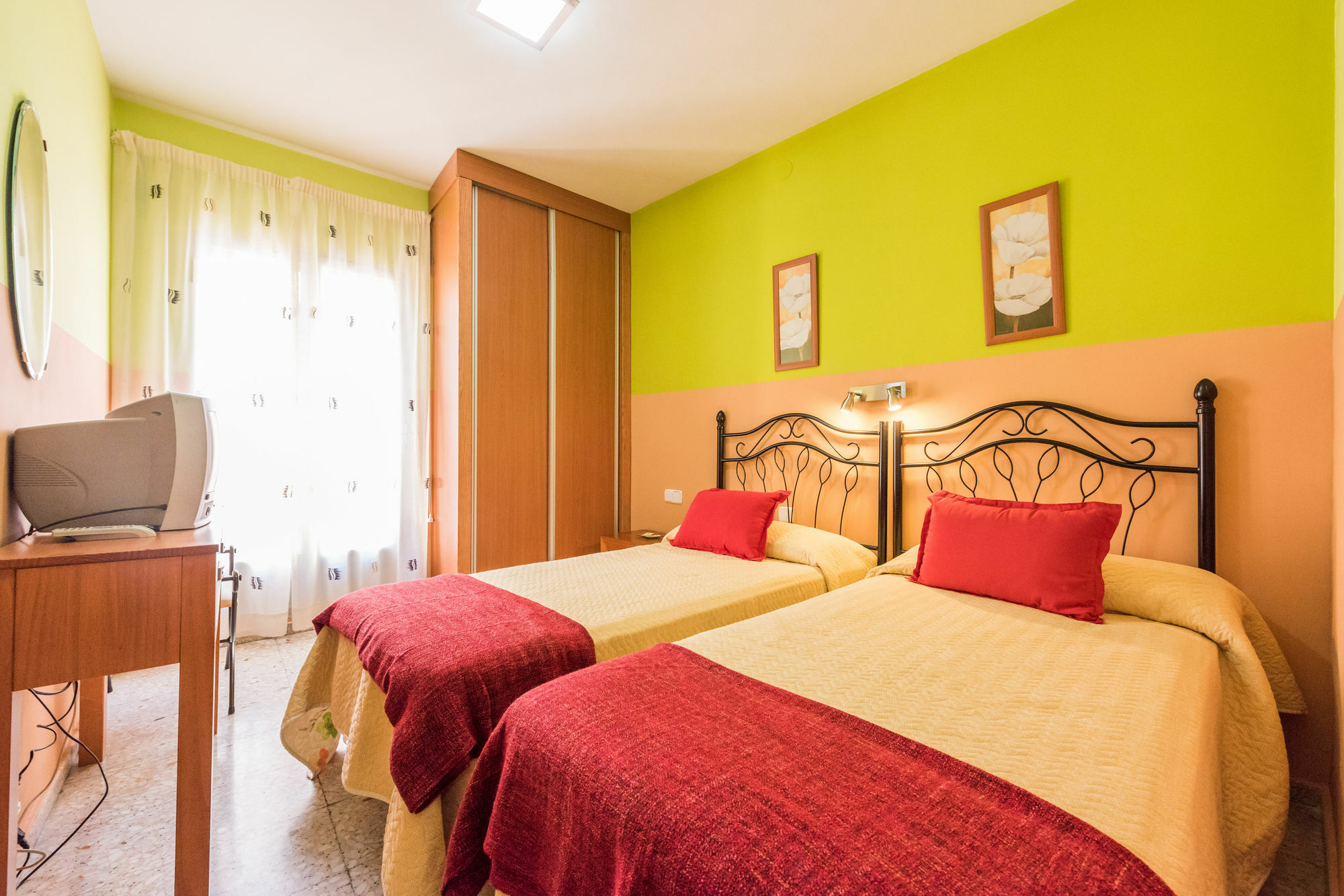 Hostal Arkanta Arganda Del Rey Kültér fotó