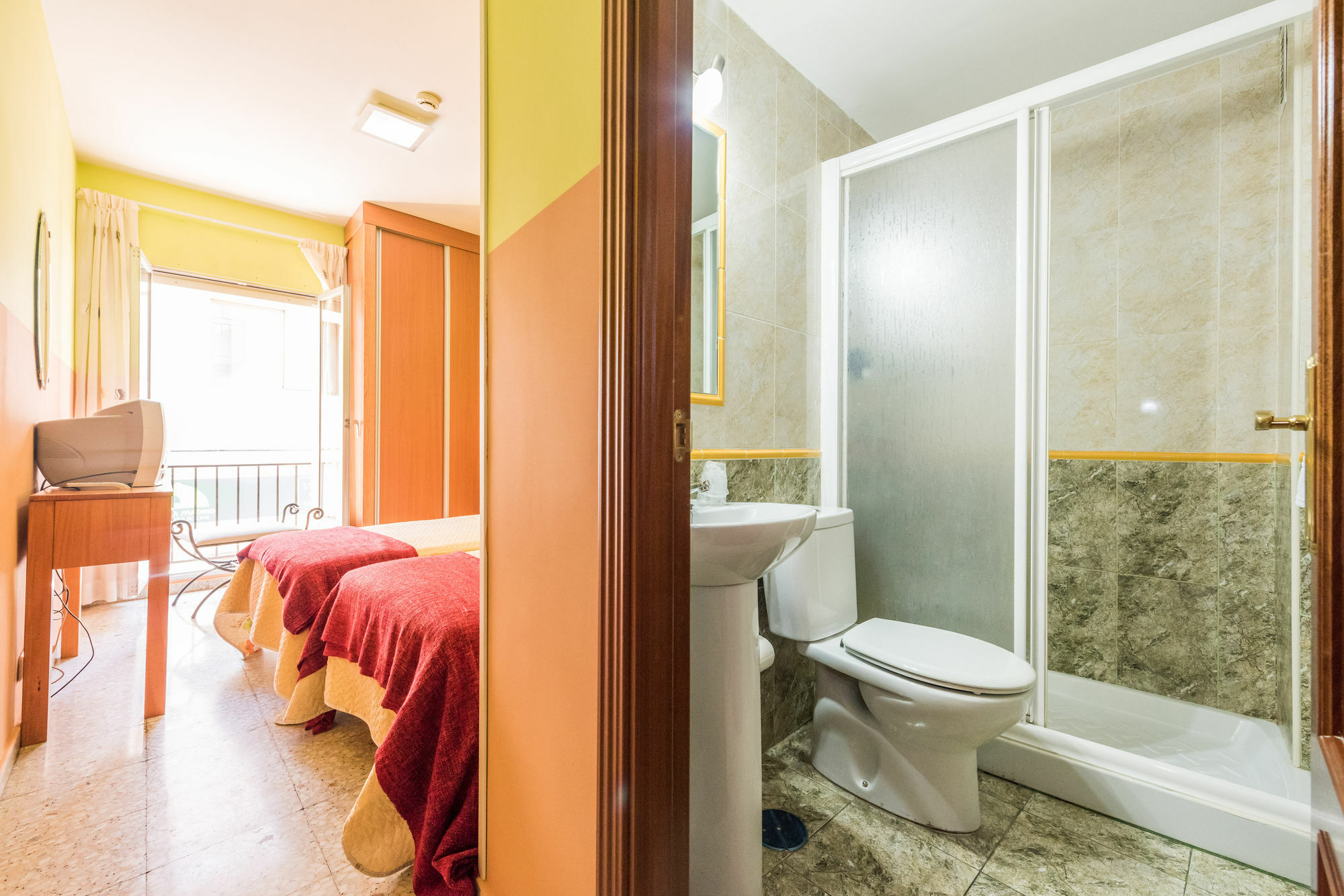 Hostal Arkanta Arganda Del Rey Kültér fotó