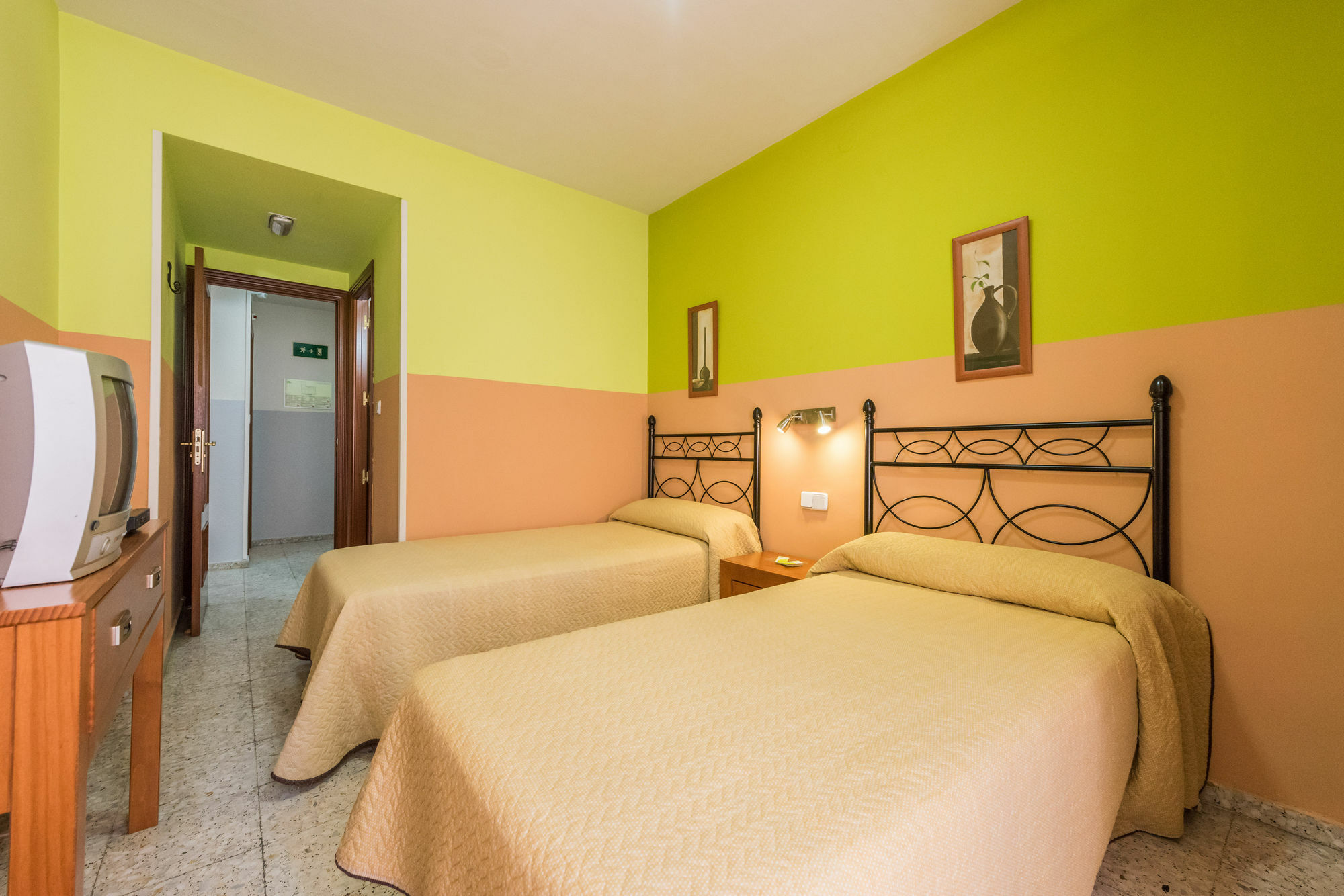 Hostal Arkanta Arganda Del Rey Kültér fotó
