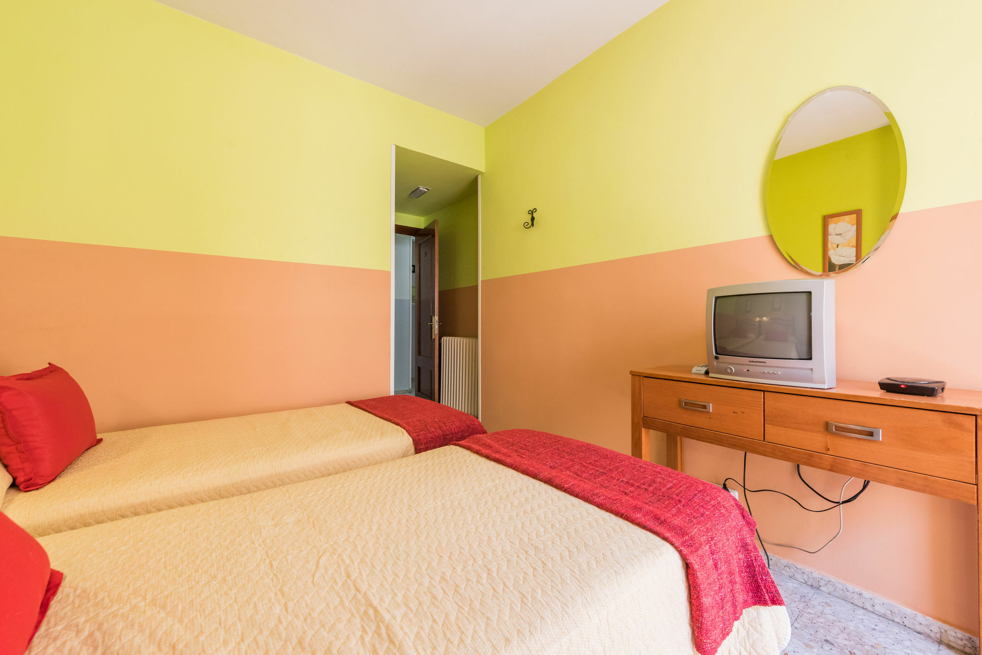 Hostal Arkanta Arganda Del Rey Kültér fotó