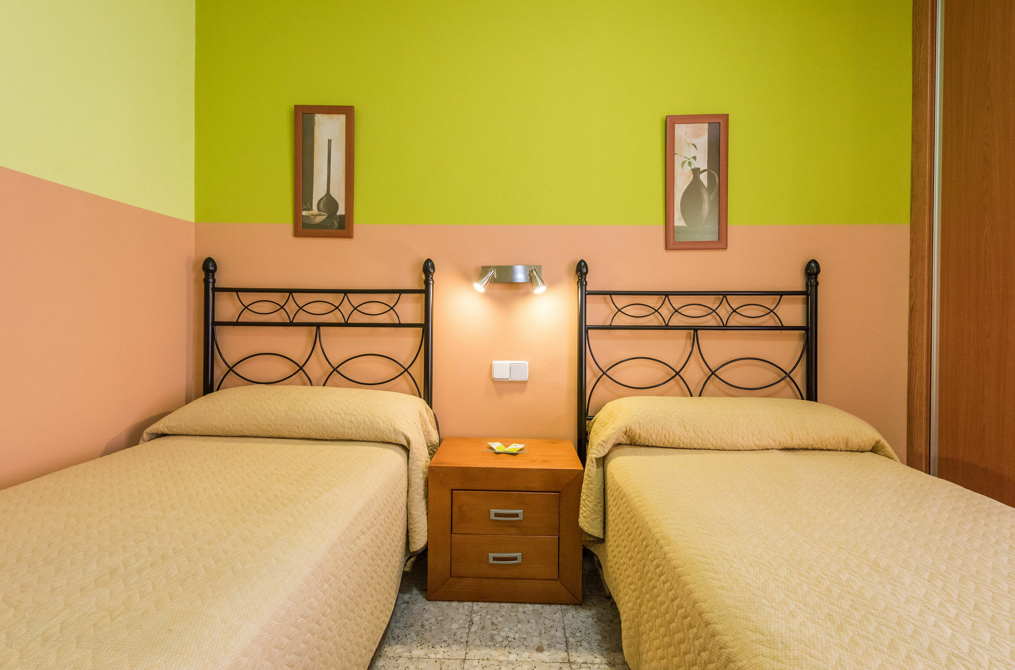 Hostal Arkanta Arganda Del Rey Kültér fotó